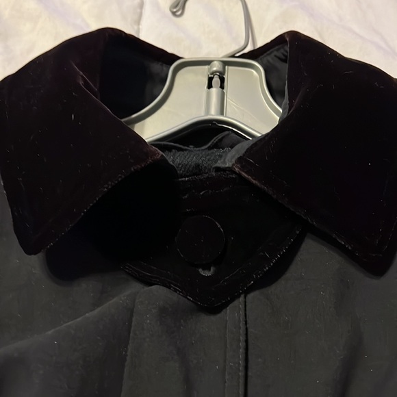 American Bazaar black raincoat with button in lining - Picture 11 of 13